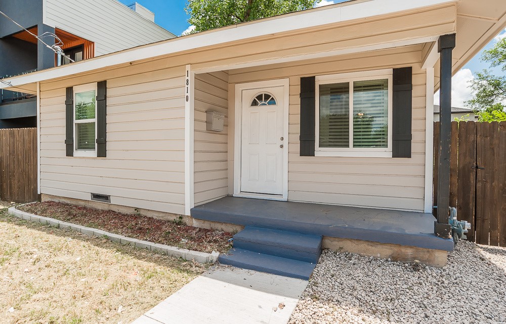 1810 Shaw Street Dallas TX 75212