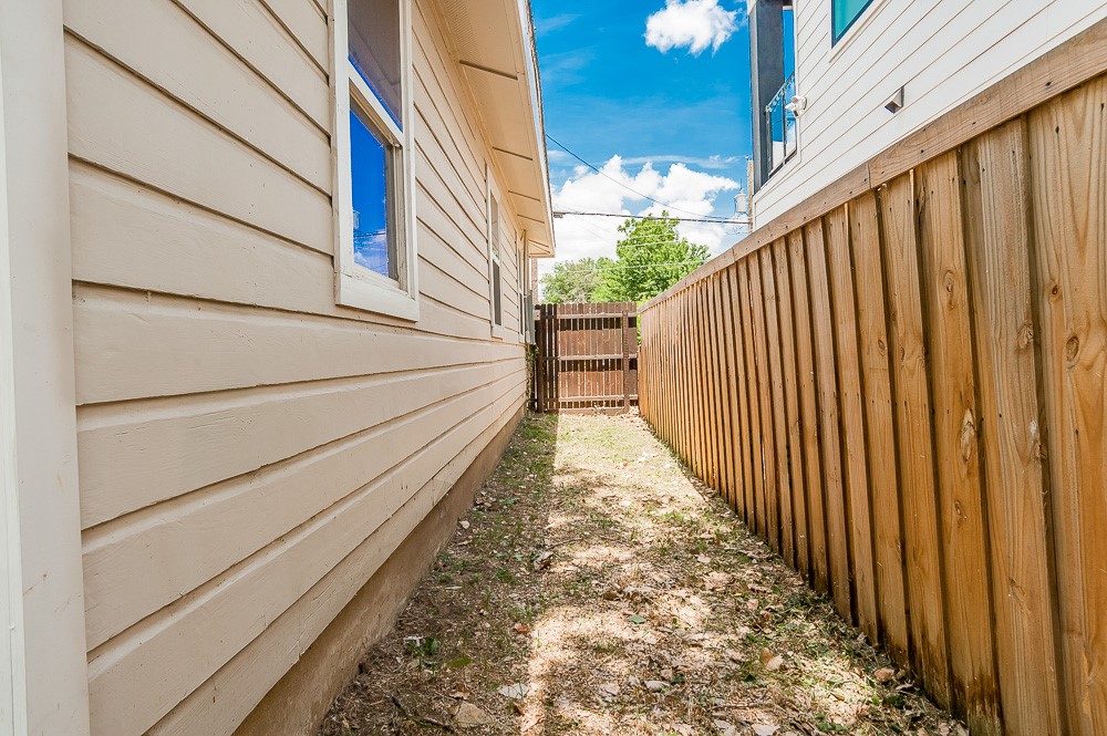 1810 Shaw Street Dallas TX 75212