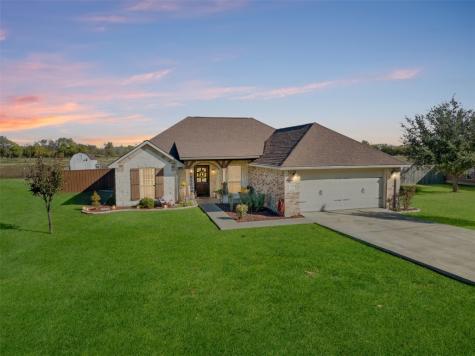 202 Butler Street Savoy TX 75479