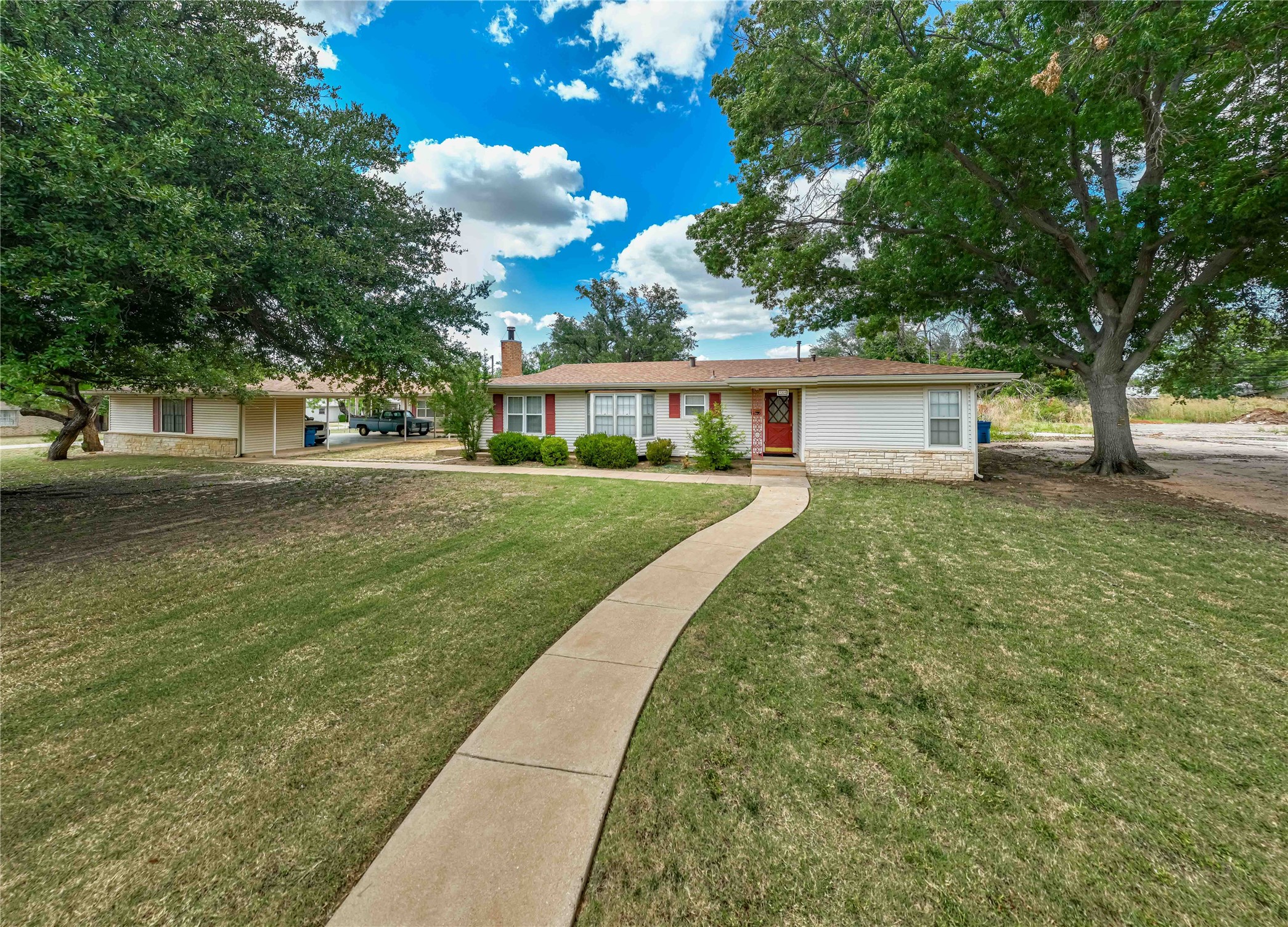 1504 W Elm Street Breckenridge TX 76424