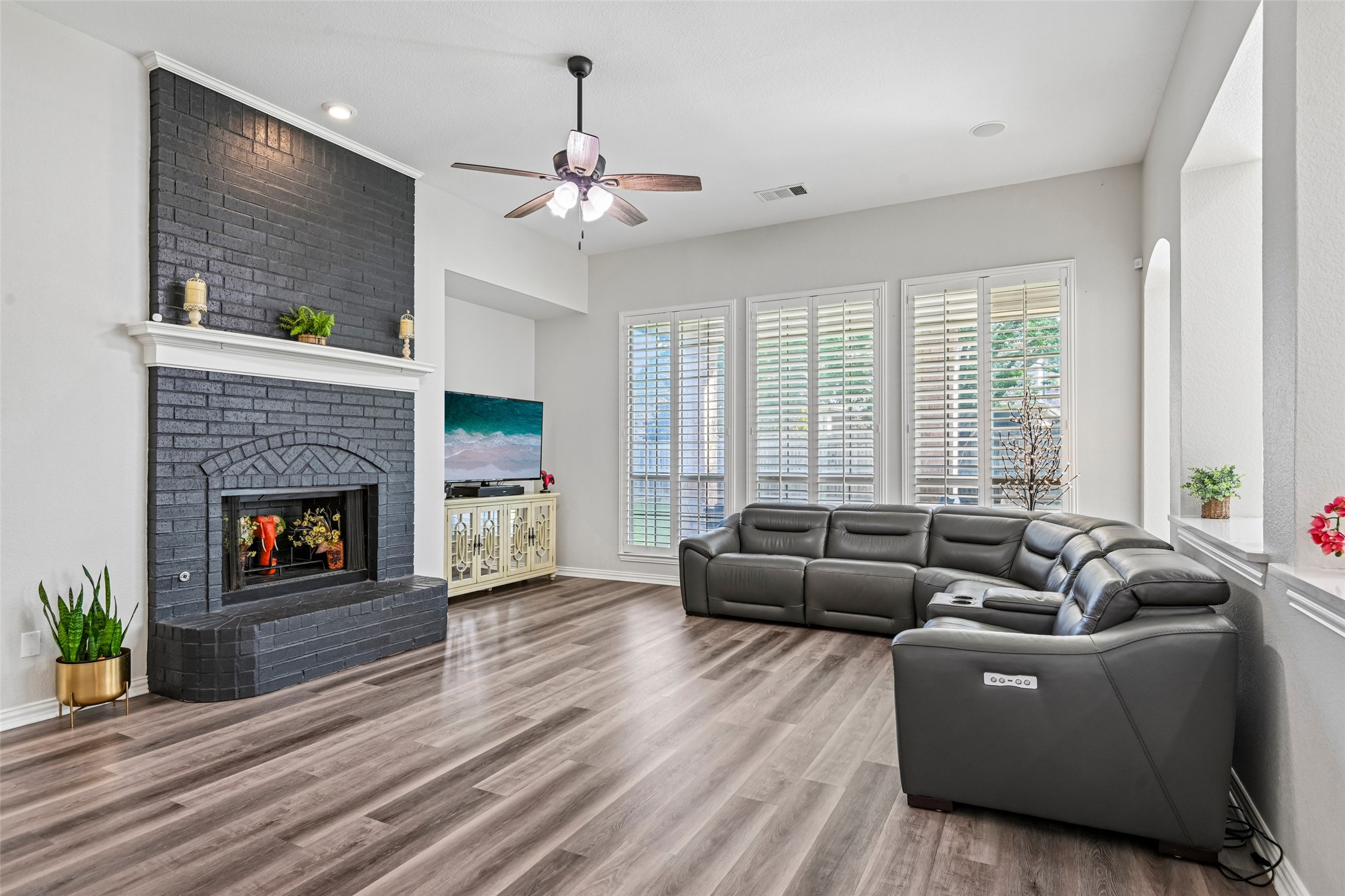 837 Moss Cliff Circle Mckinney TX 75071
