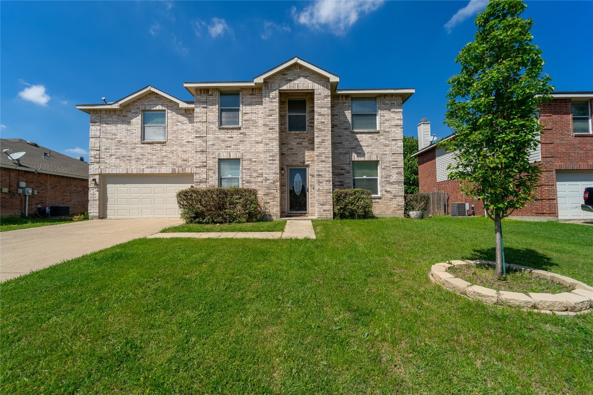 2012 W Grove Lane Grand Prairie TX 75052