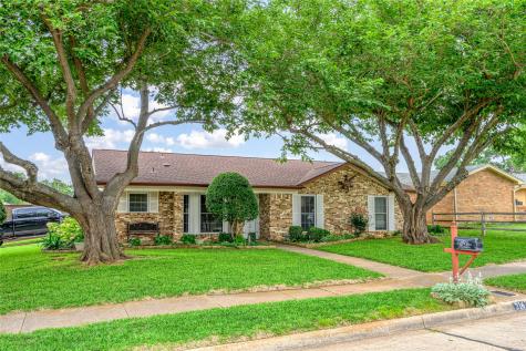 216 Old Hickory Drive Irving TX 75060