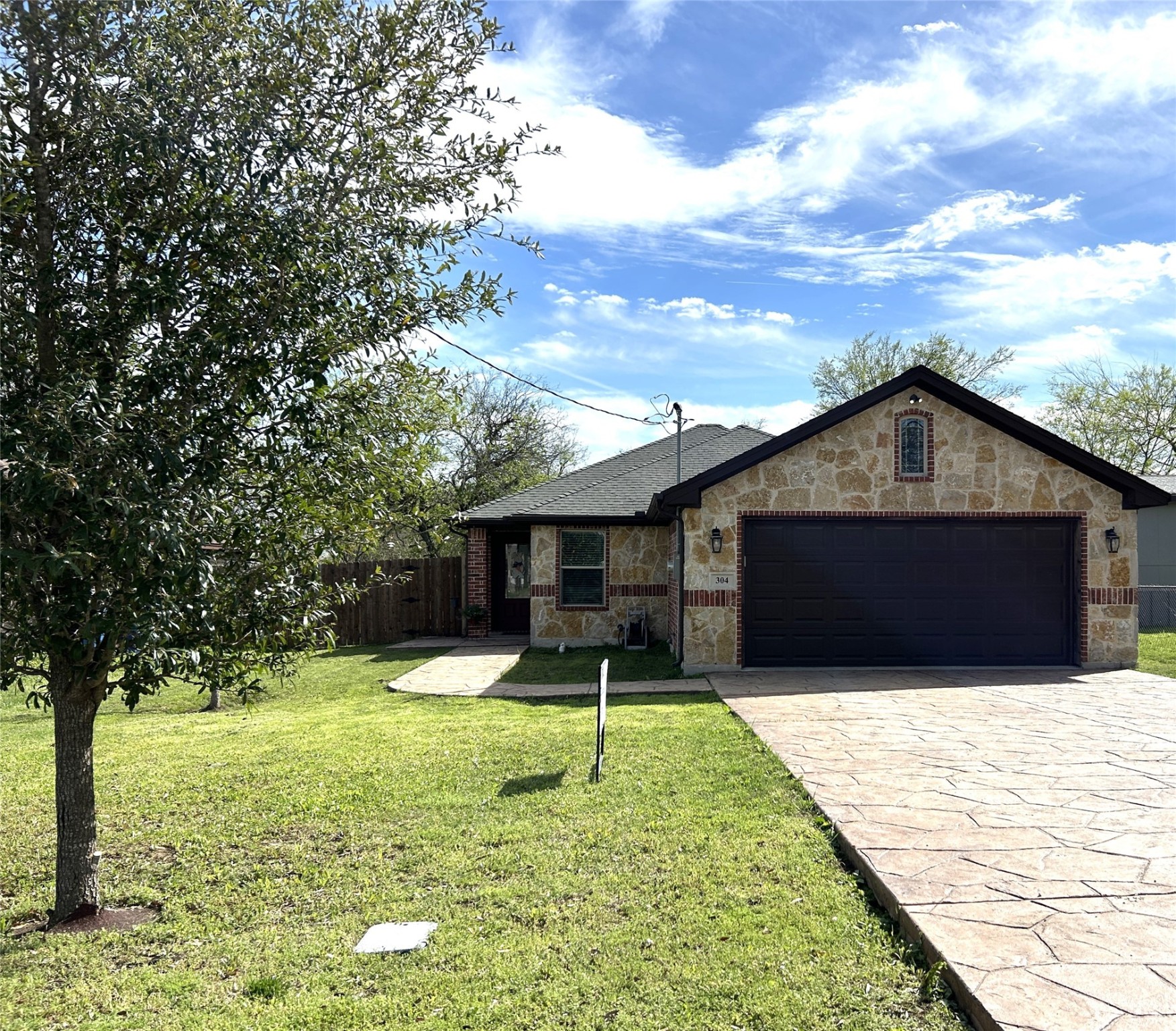 304 E Cotter Avenue Alvarado TX 76009