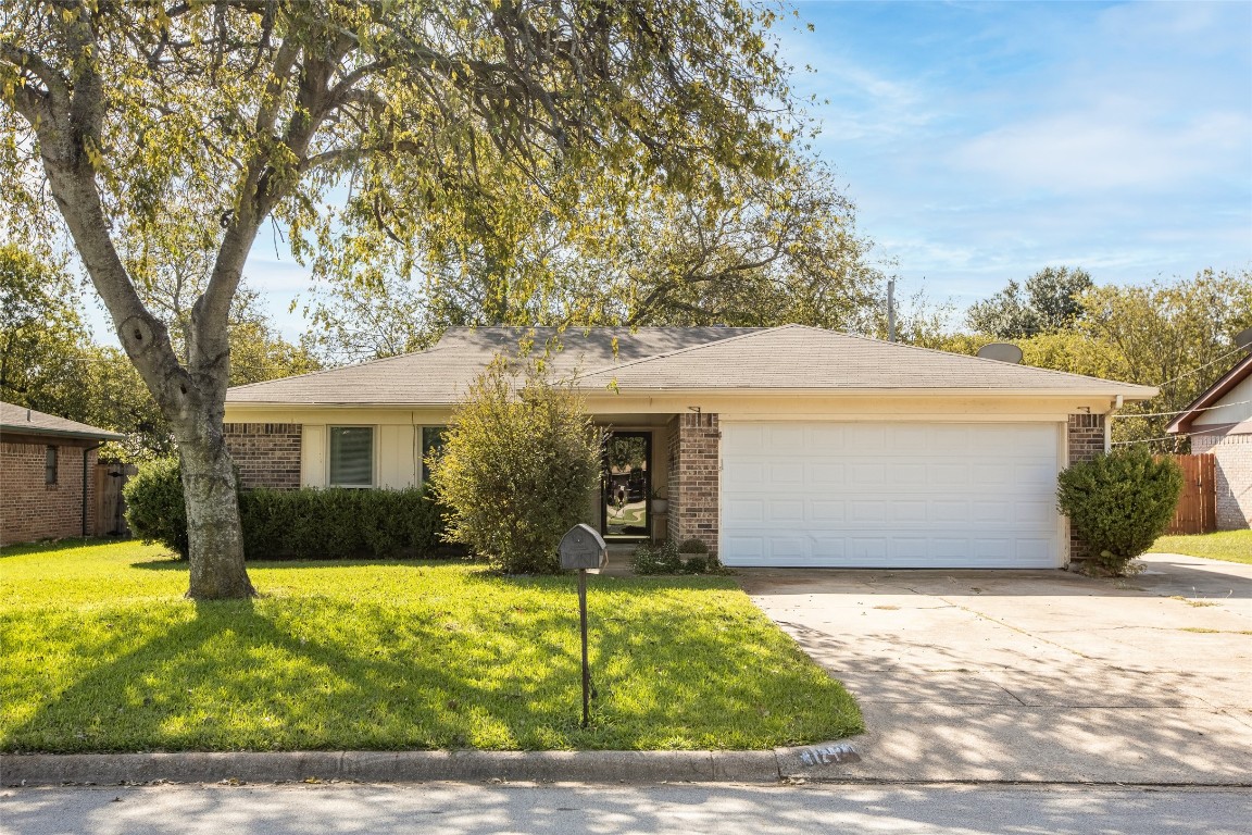 1124 Tobie Layne Street Benbrook TX 76126