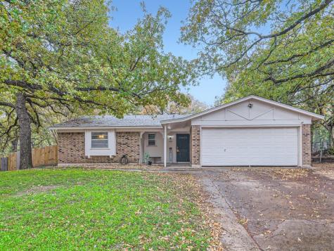 1032 Gladstone Avenue Azle TX 76020