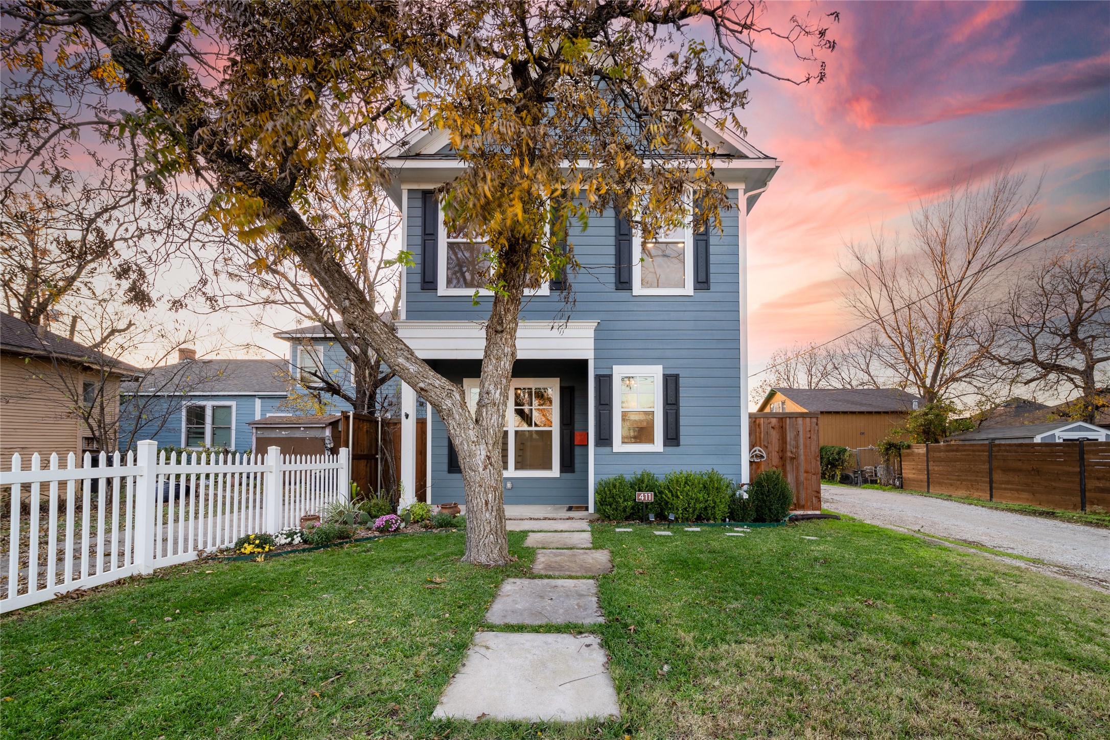 411 N Vernon Avenue Dallas TX 75208