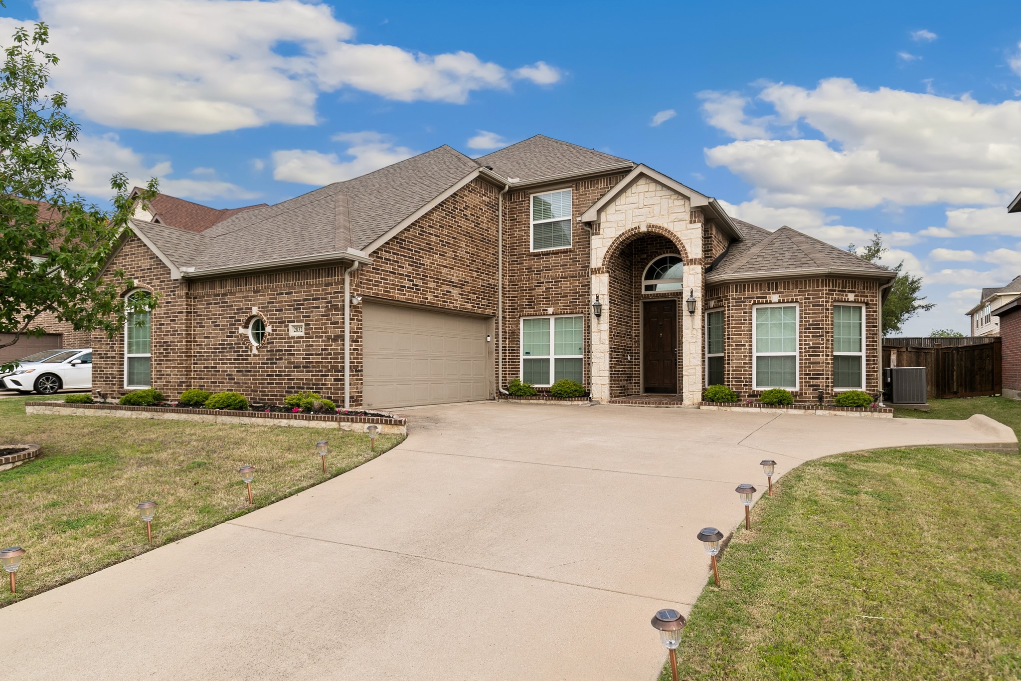 2832 Arenoso Grand Prairie TX 75054