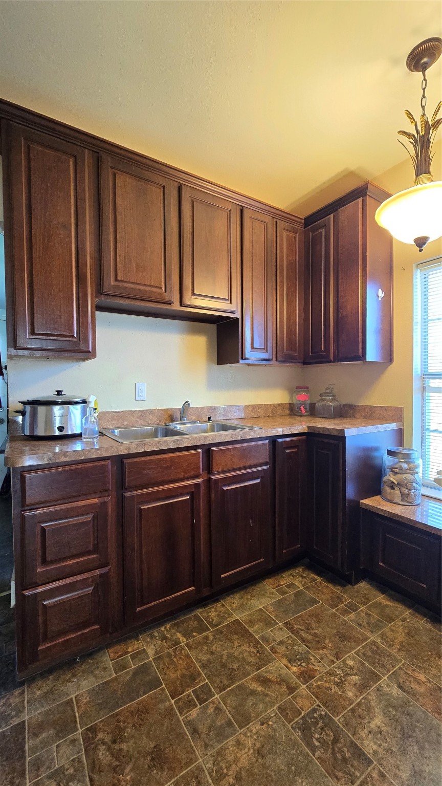 204 W Crossmain Milford TX 76670
