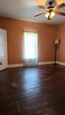 204 W Crossmain Milford TX 76670