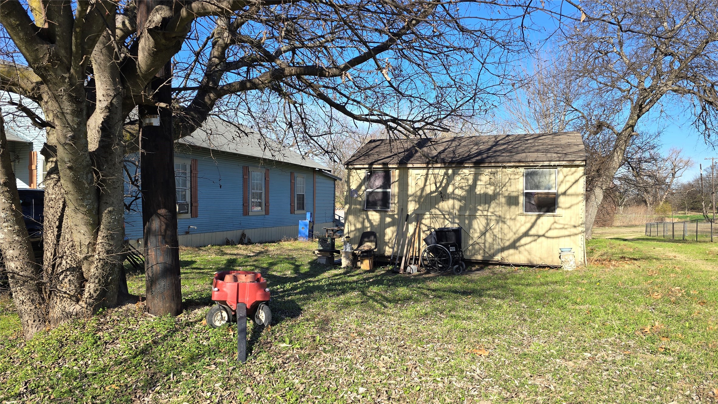 204 W Crossmain Milford TX 76670