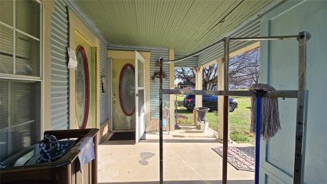 204 W Crossmain Milford TX 76670