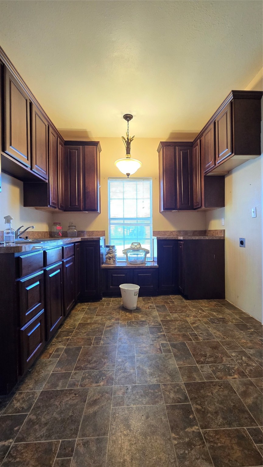 204 W Crossmain Milford TX 76670