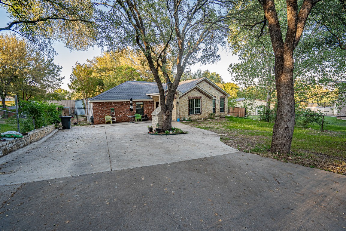 3304 Summercrest Court Granbury TX 76049