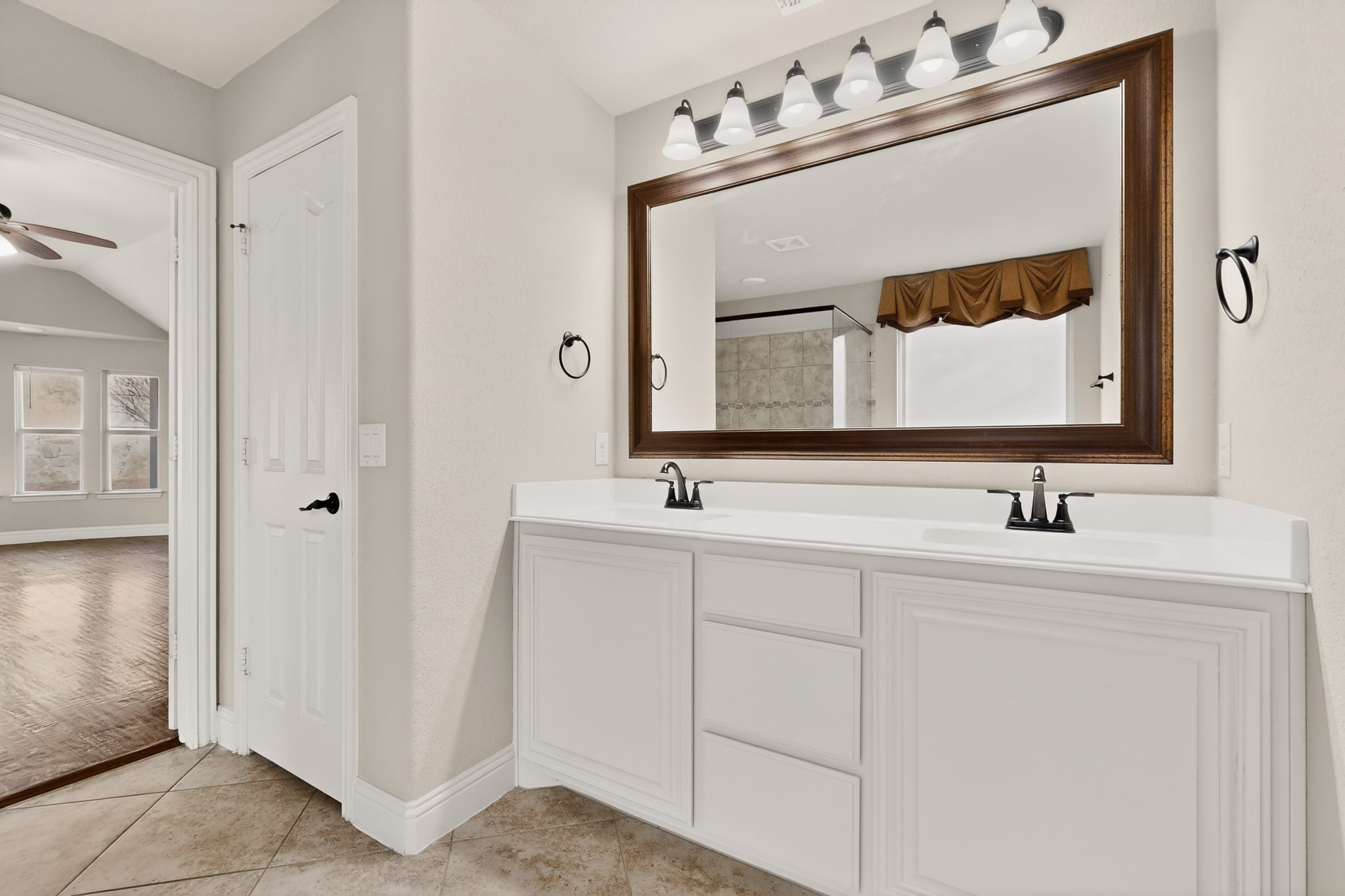 832 Monticello Drive Burleson TX 76028