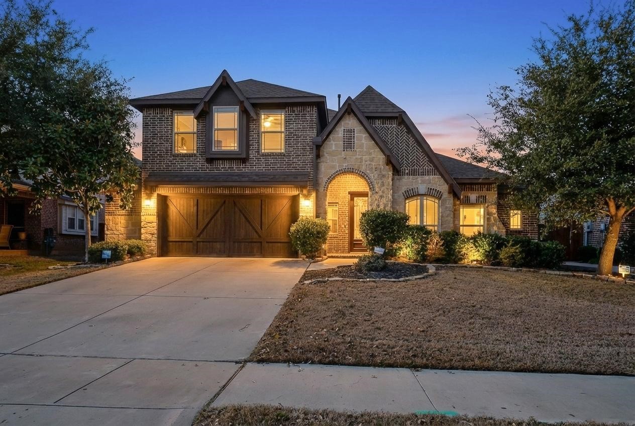 832 Monticello Drive Burleson TX 76028