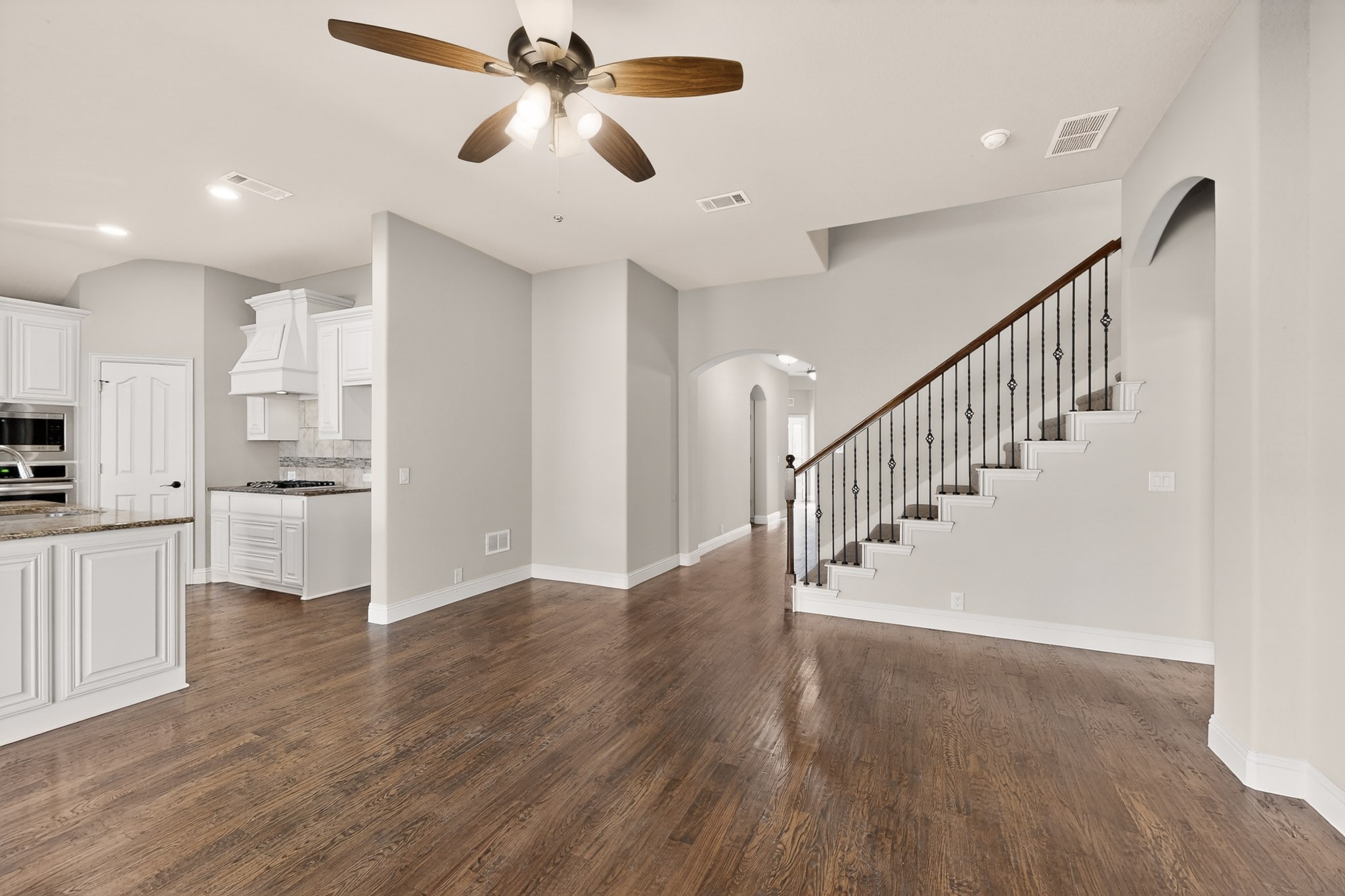 832 Monticello Drive Burleson TX 76028
