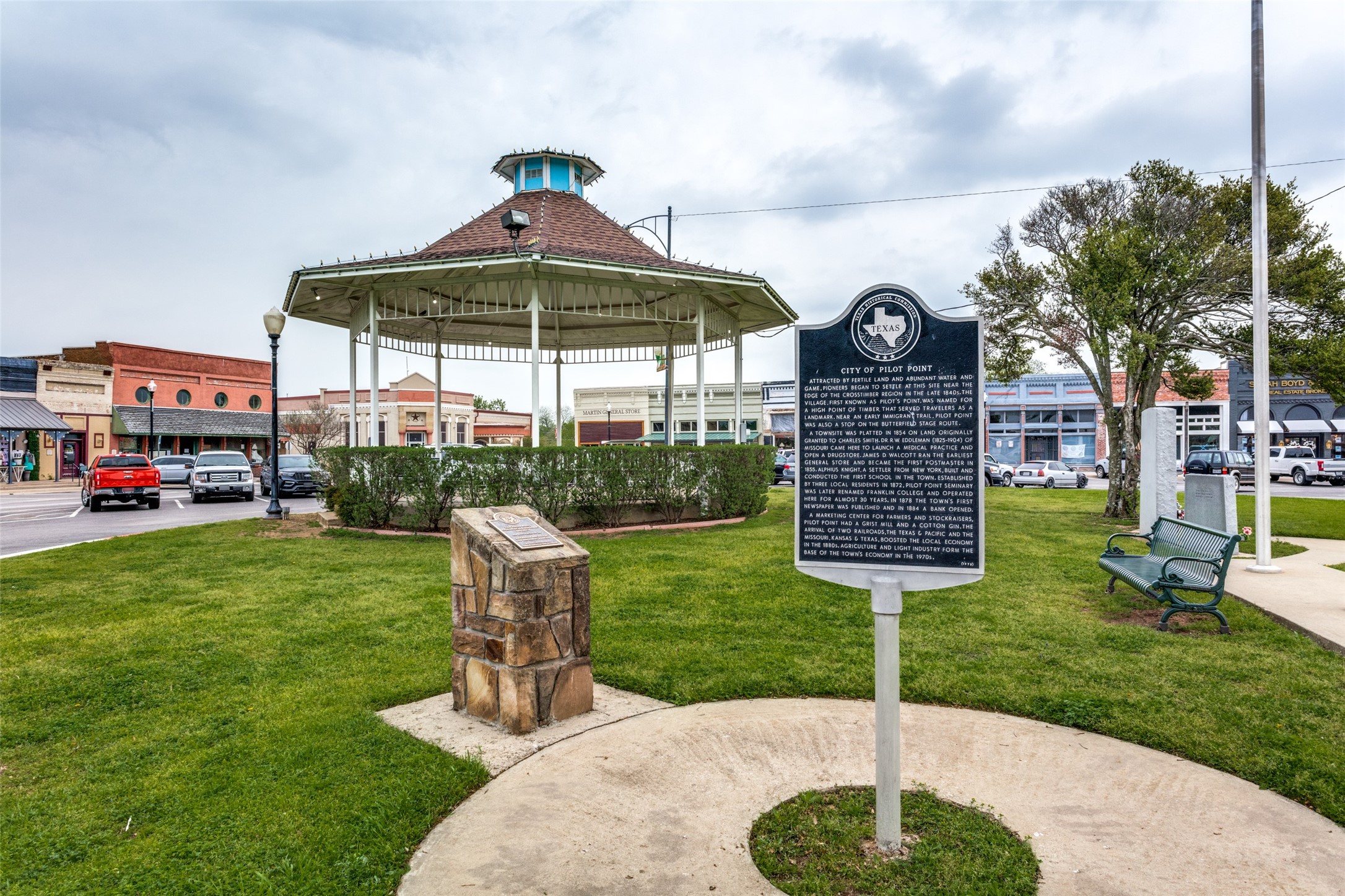 504 S Kirby Street Pilot Point TX 76258