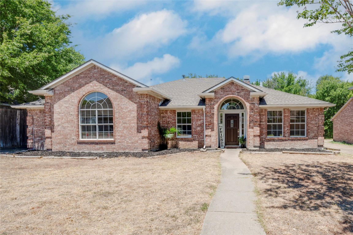 837 Raintree Lane Desoto TX 75115