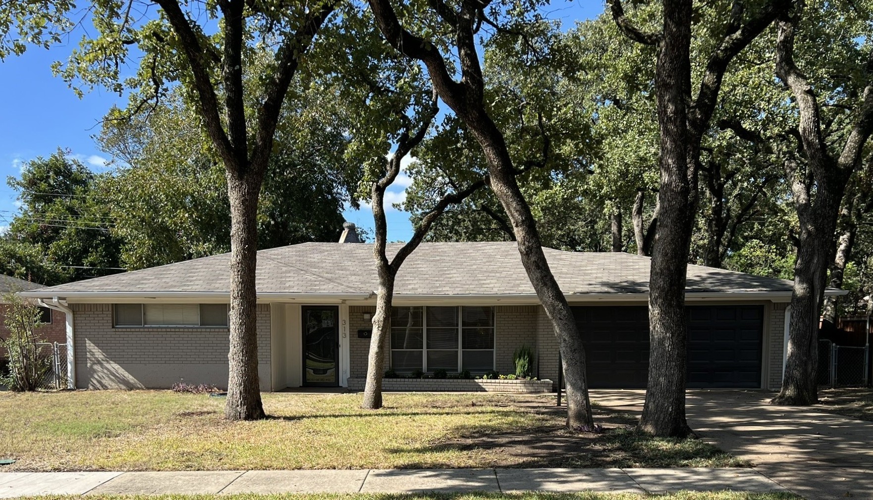313 Nottingham Drive Irving TX 75061