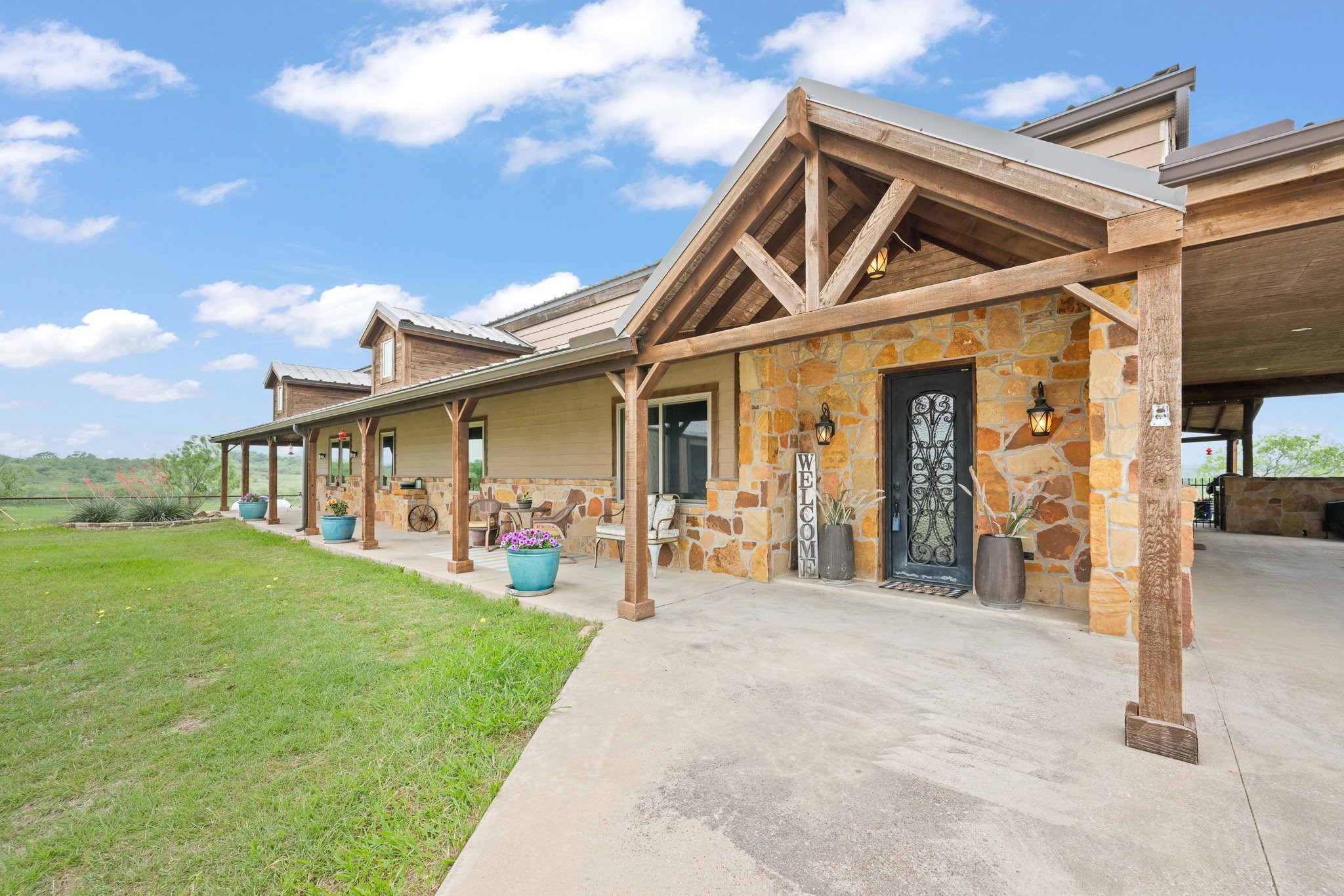 290 Barton Road Maypearl TX 76064