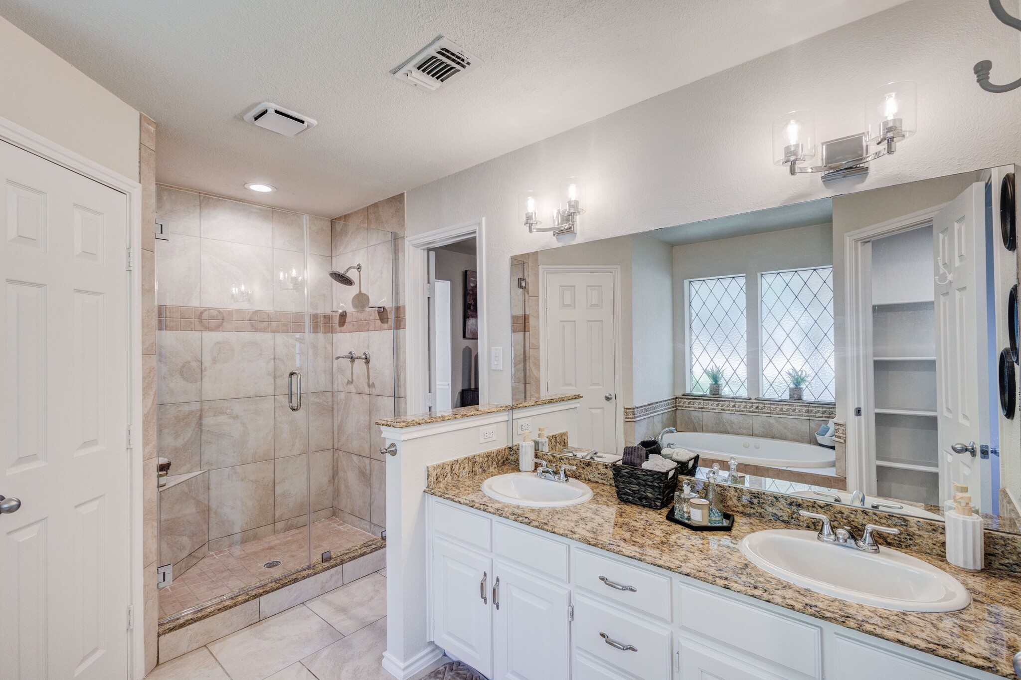 2015 Tanglewood Drive Grapevine TX 76051