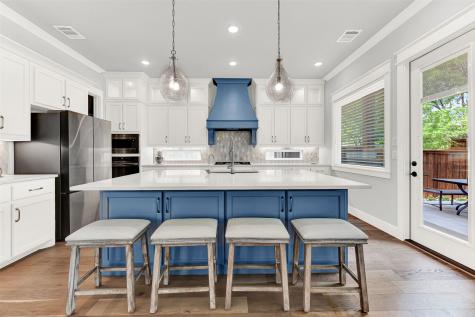 452 Jones Street Grapevine TX 76051