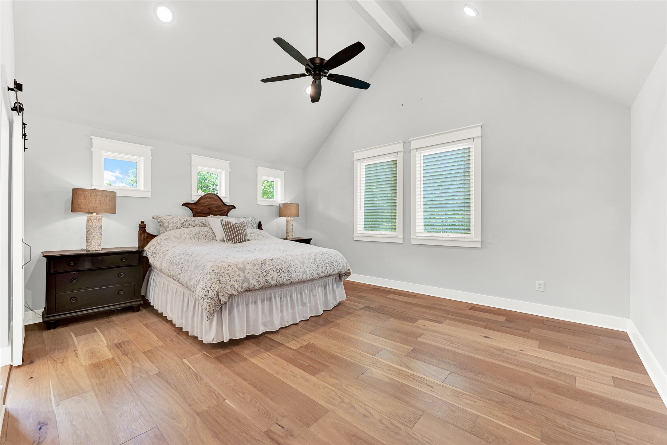 452 Jones Street Grapevine TX 76051