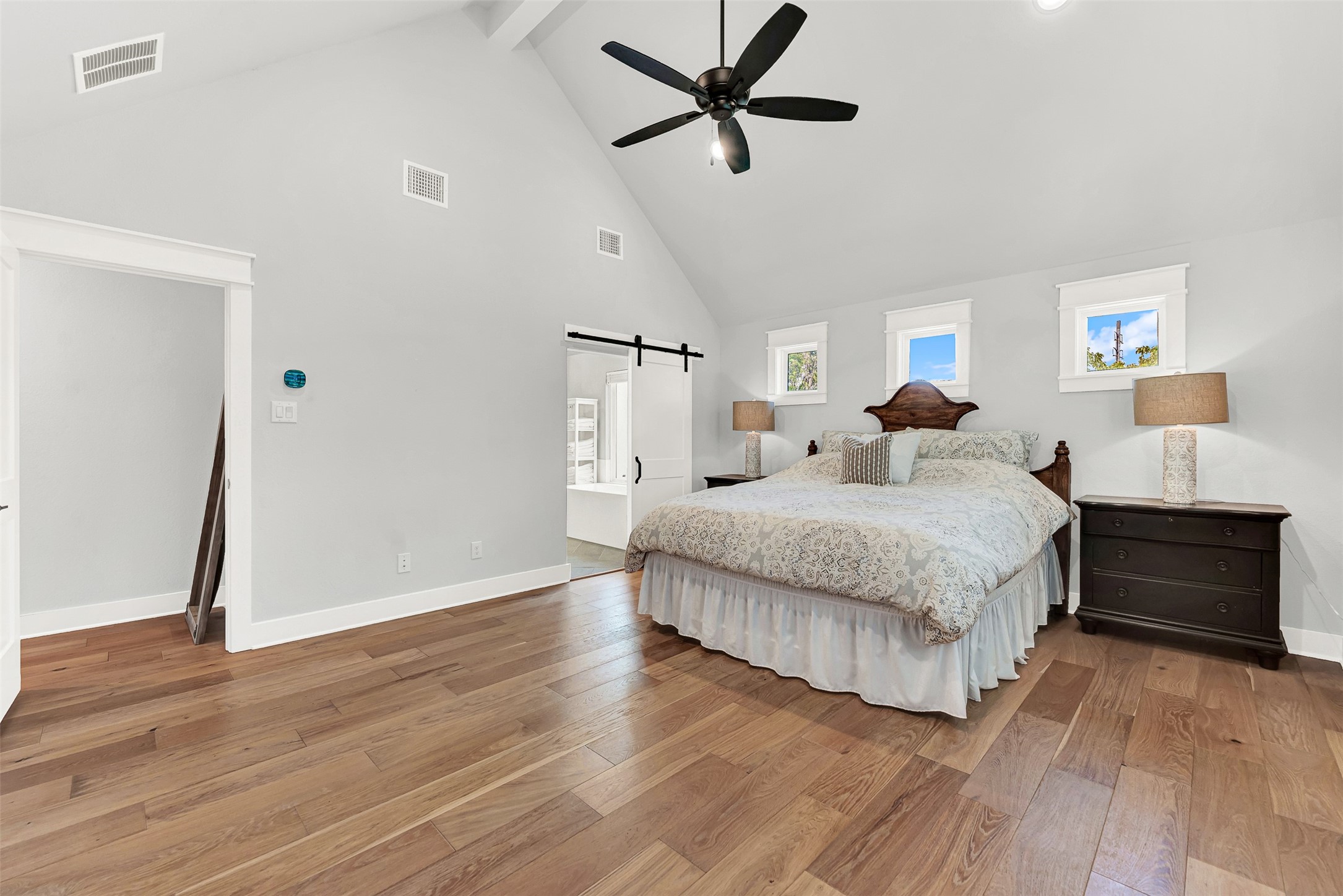 452 Jones Street Grapevine TX 76051