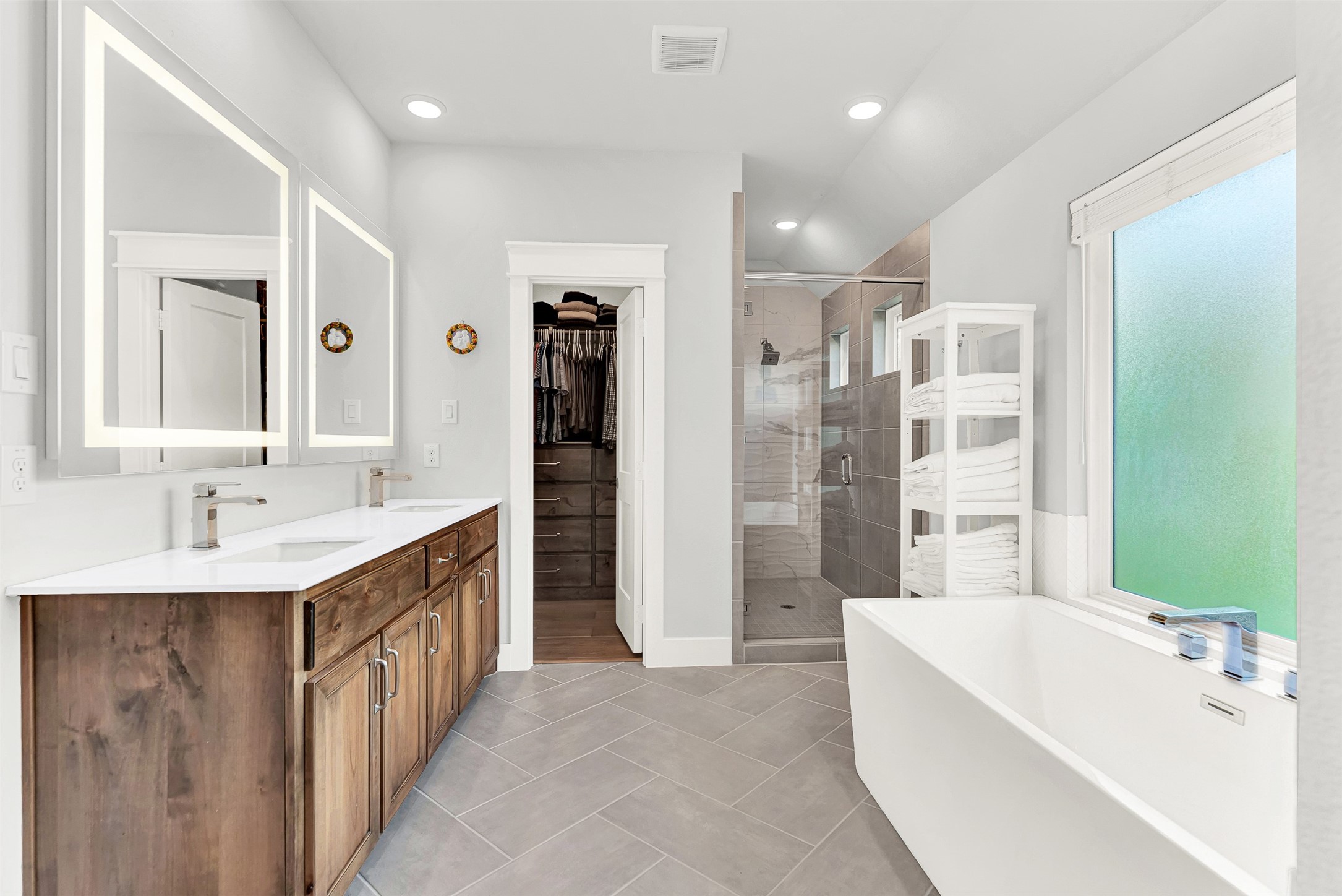 452 Jones Street Grapevine TX 76051
