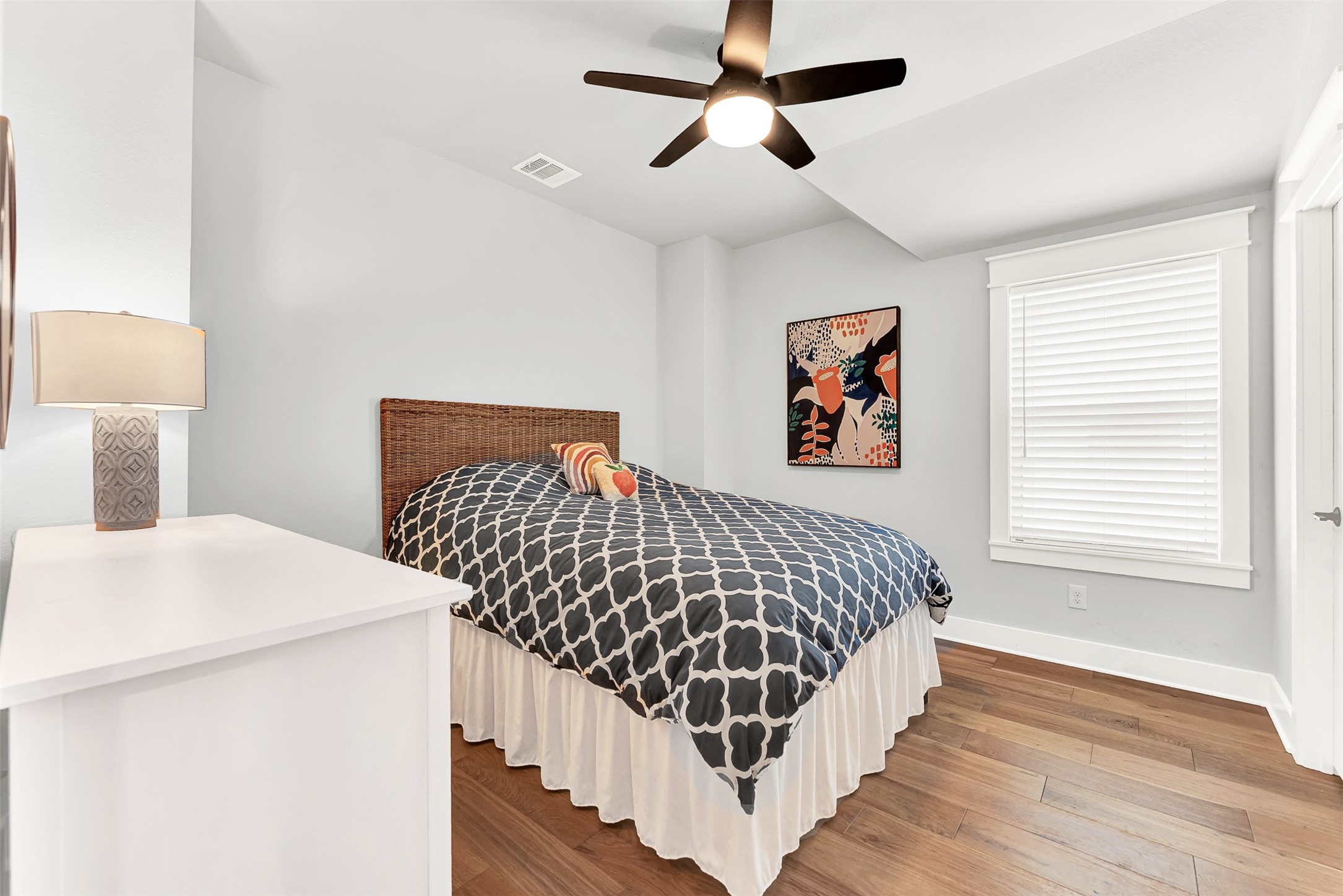 452 Jones Street Grapevine TX 76051