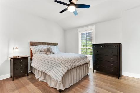 452 Jones Street Grapevine TX 76051