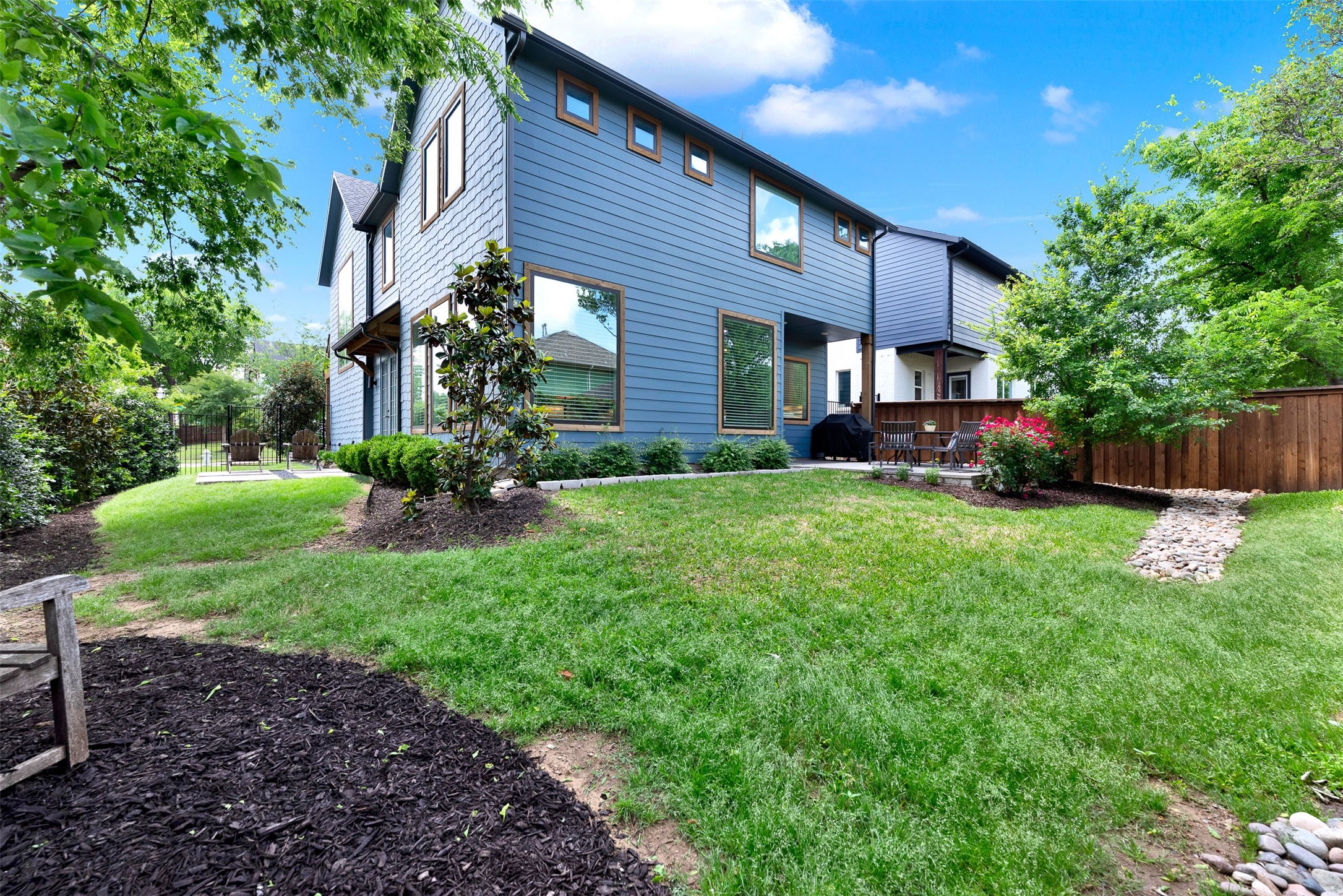 452 Jones Street Grapevine TX 76051