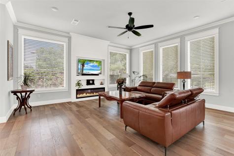 452 Jones Street Grapevine TX 76051