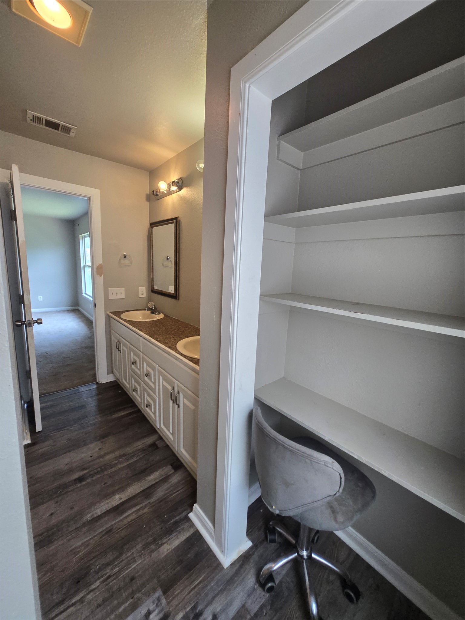 1500 Endicott Drive Arlington TX 76018