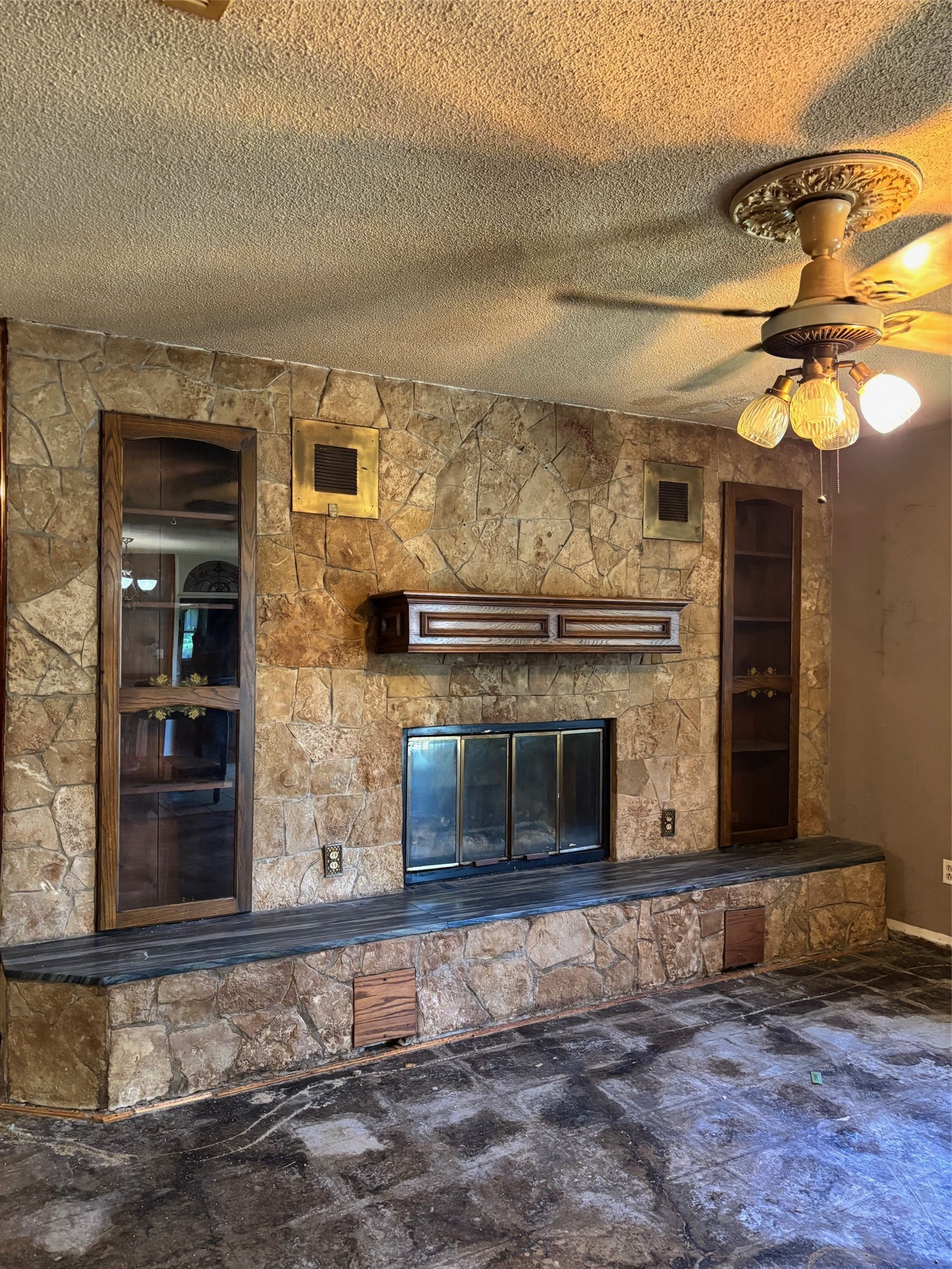 1202 Peggy Lane Kennedale TX 76060
