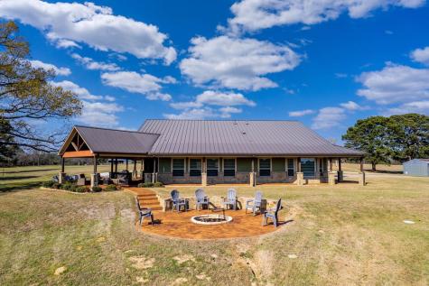 401 An County Road 138 Elkhart TX 75839