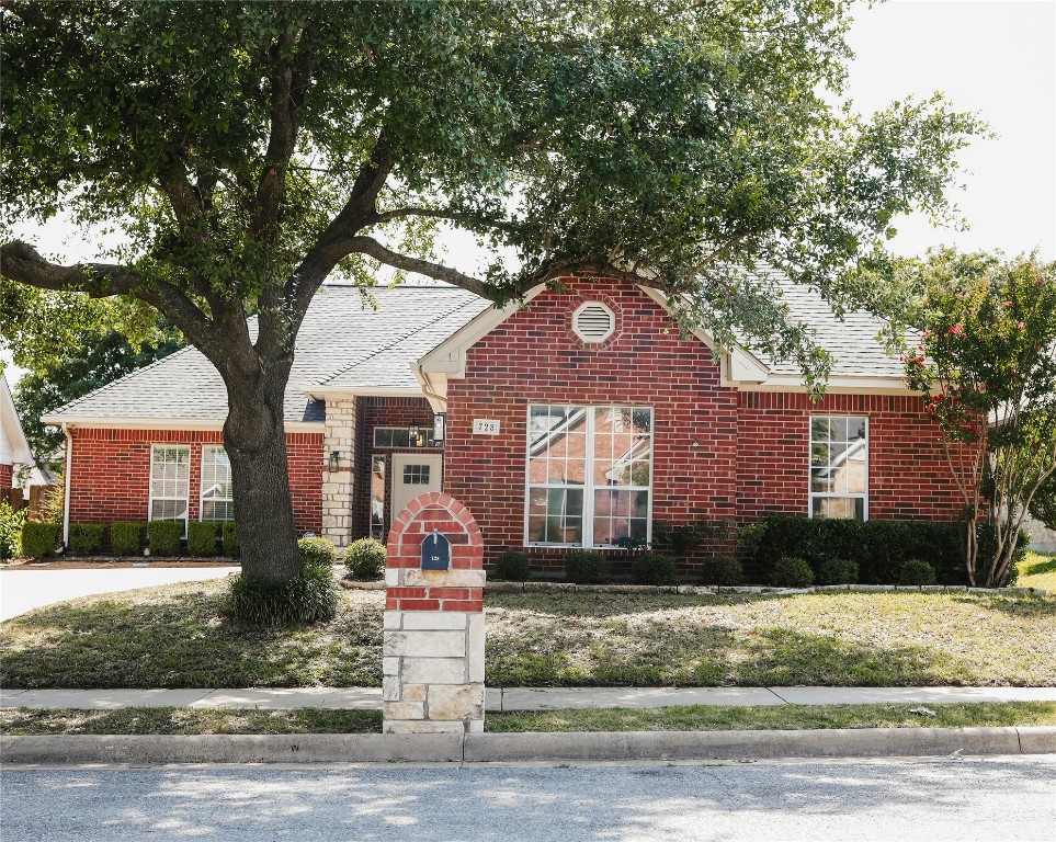 728 Madison Place Sherman TX 75092