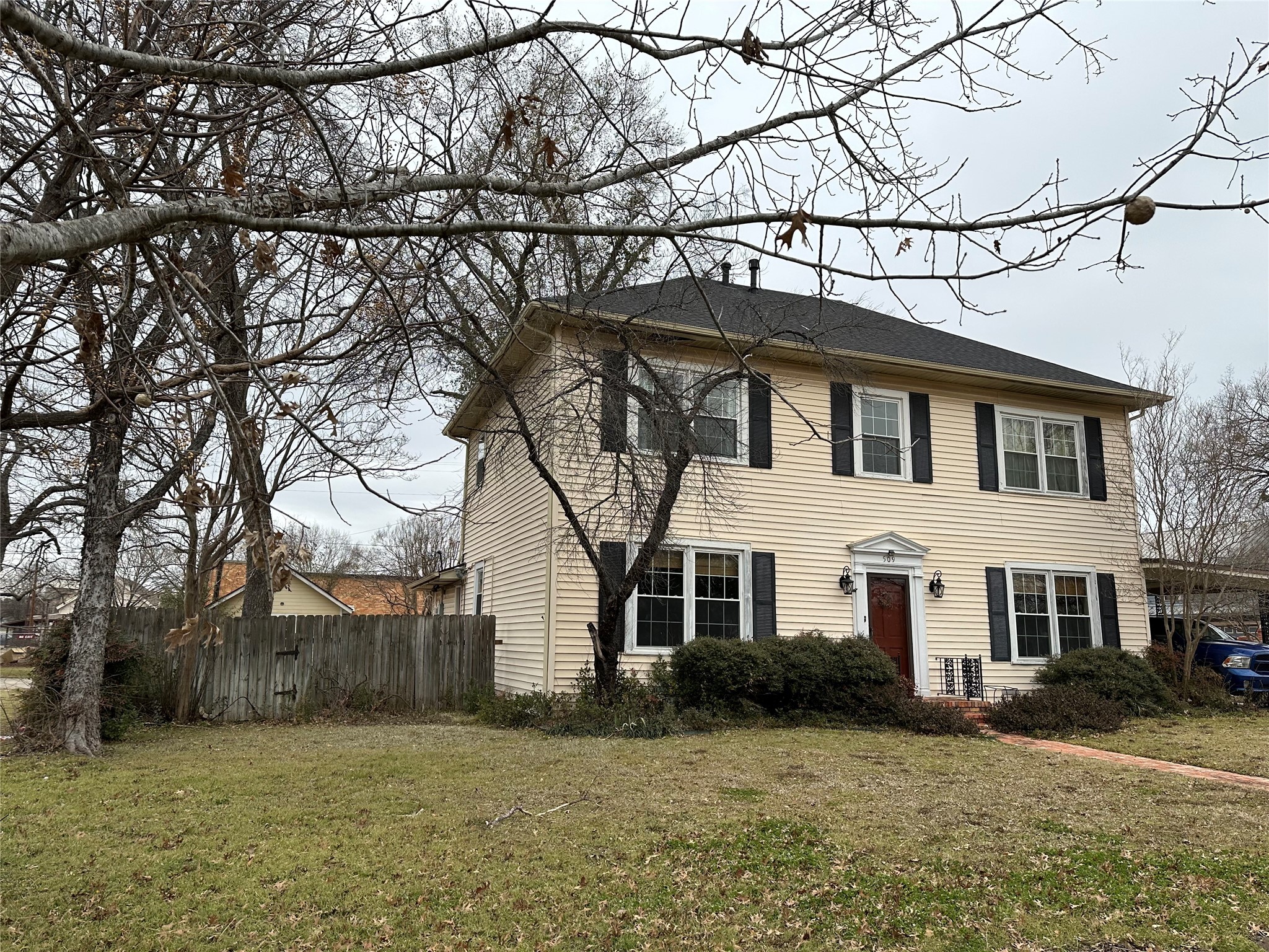 509 E Main Street Mexia TX 76667