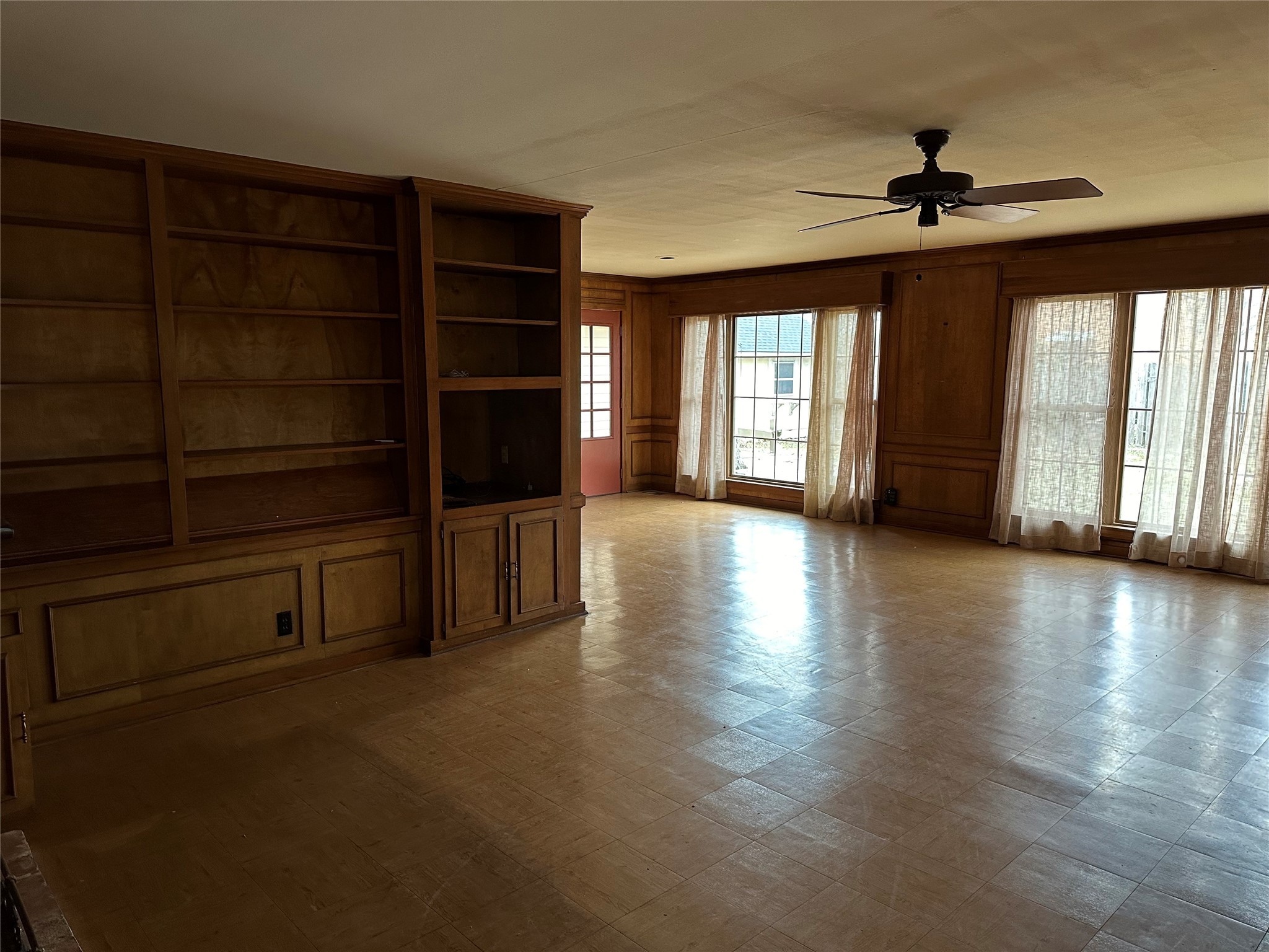 509 E Main Street Mexia TX 76667