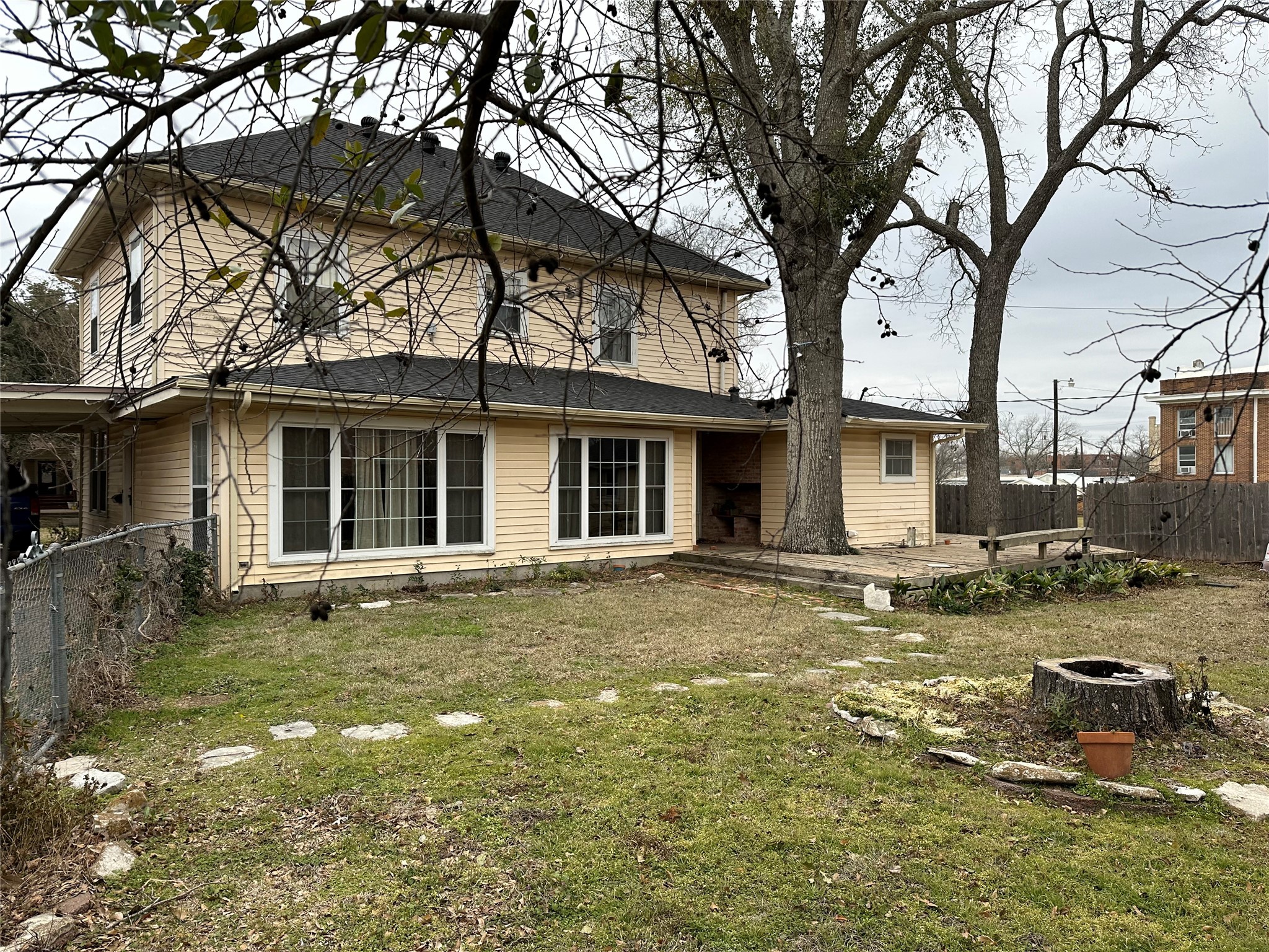 509 E Main Street Mexia TX 76667