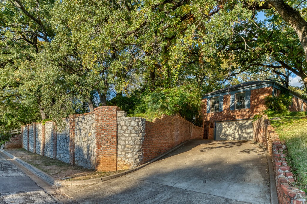 424 N Bailey Avenue Fort Worth TX 76107