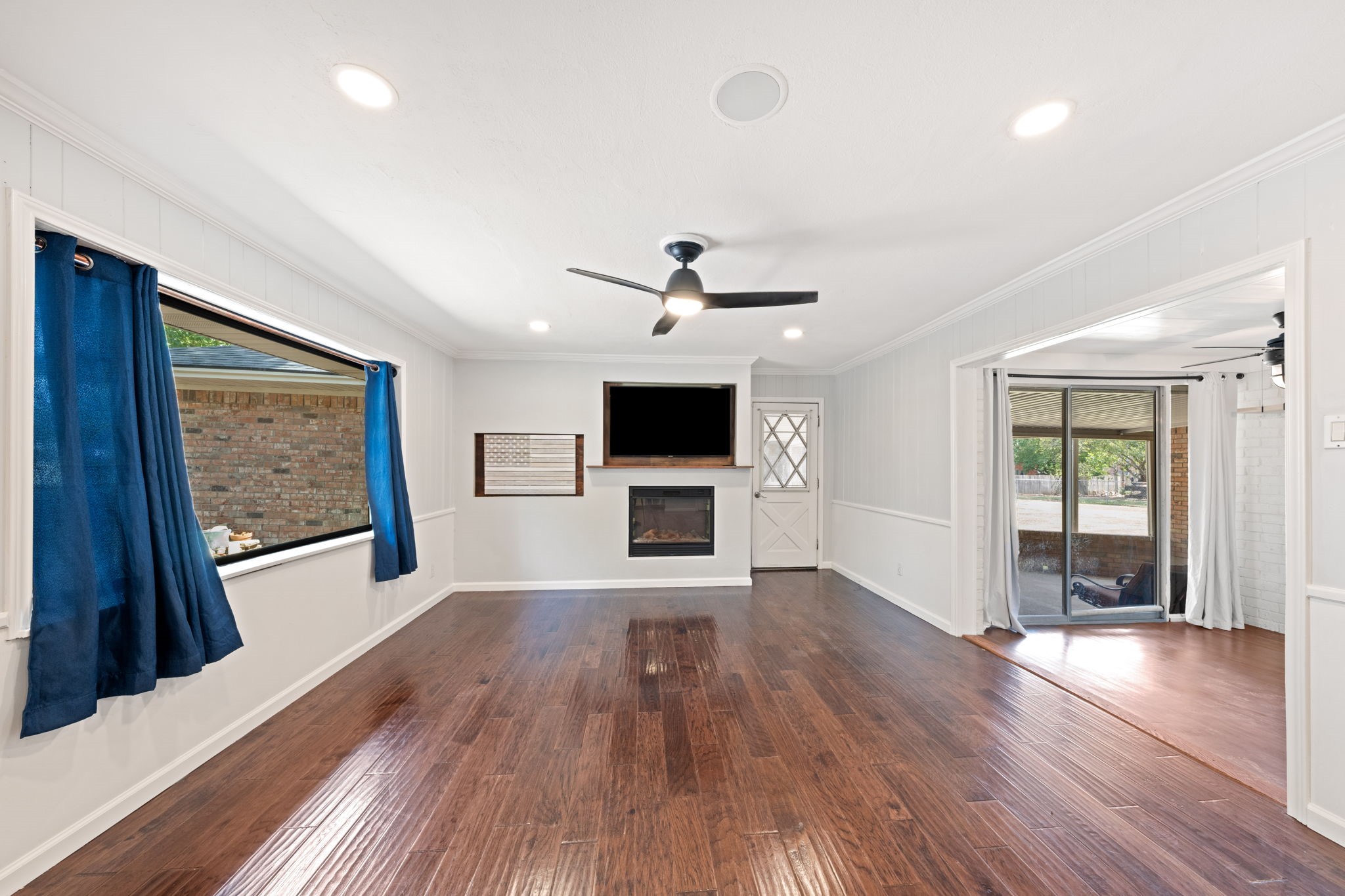 804 Lark Lane Oak Leaf TX 75154