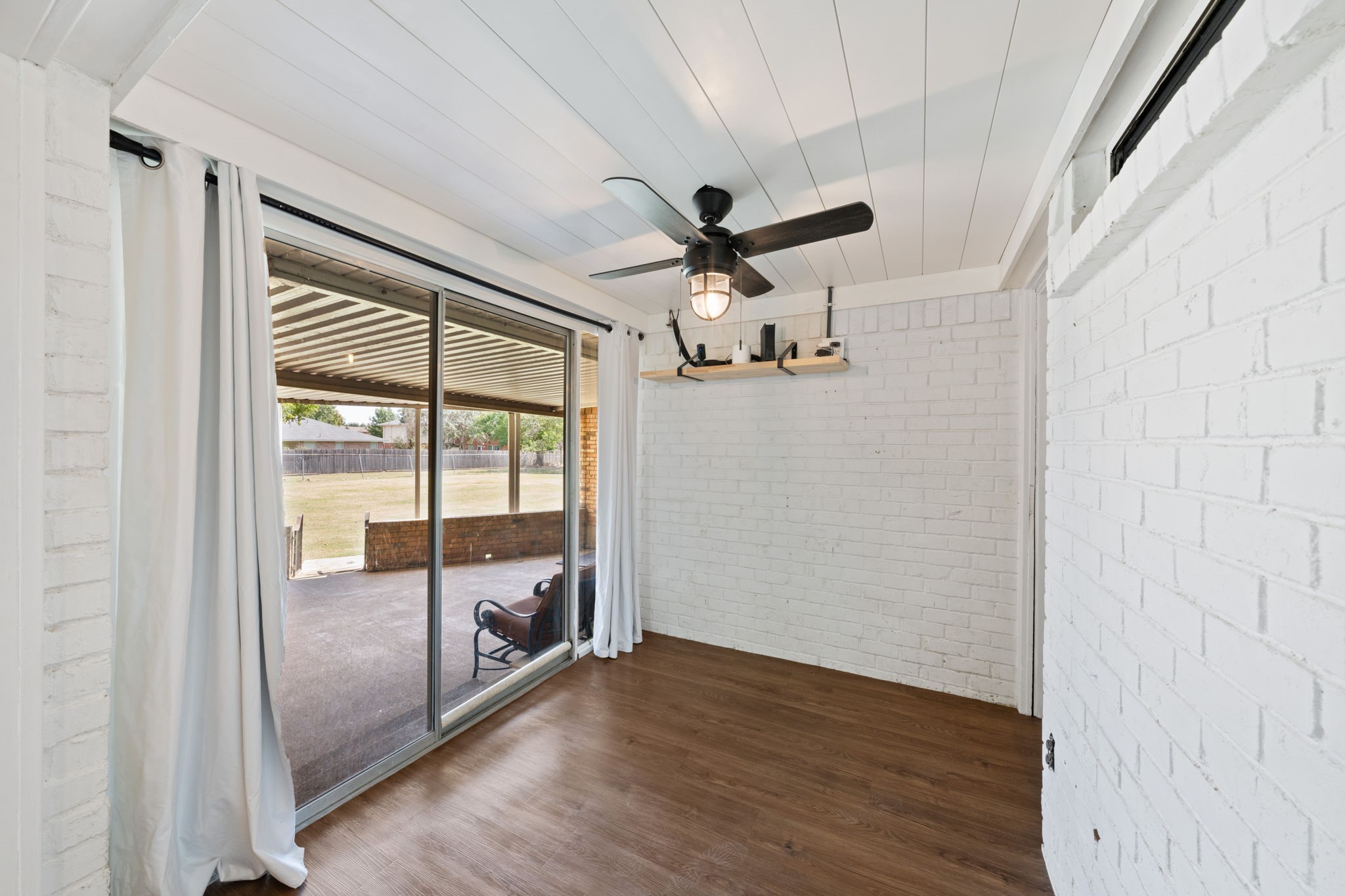 804 Lark Lane Oak Leaf TX 75154