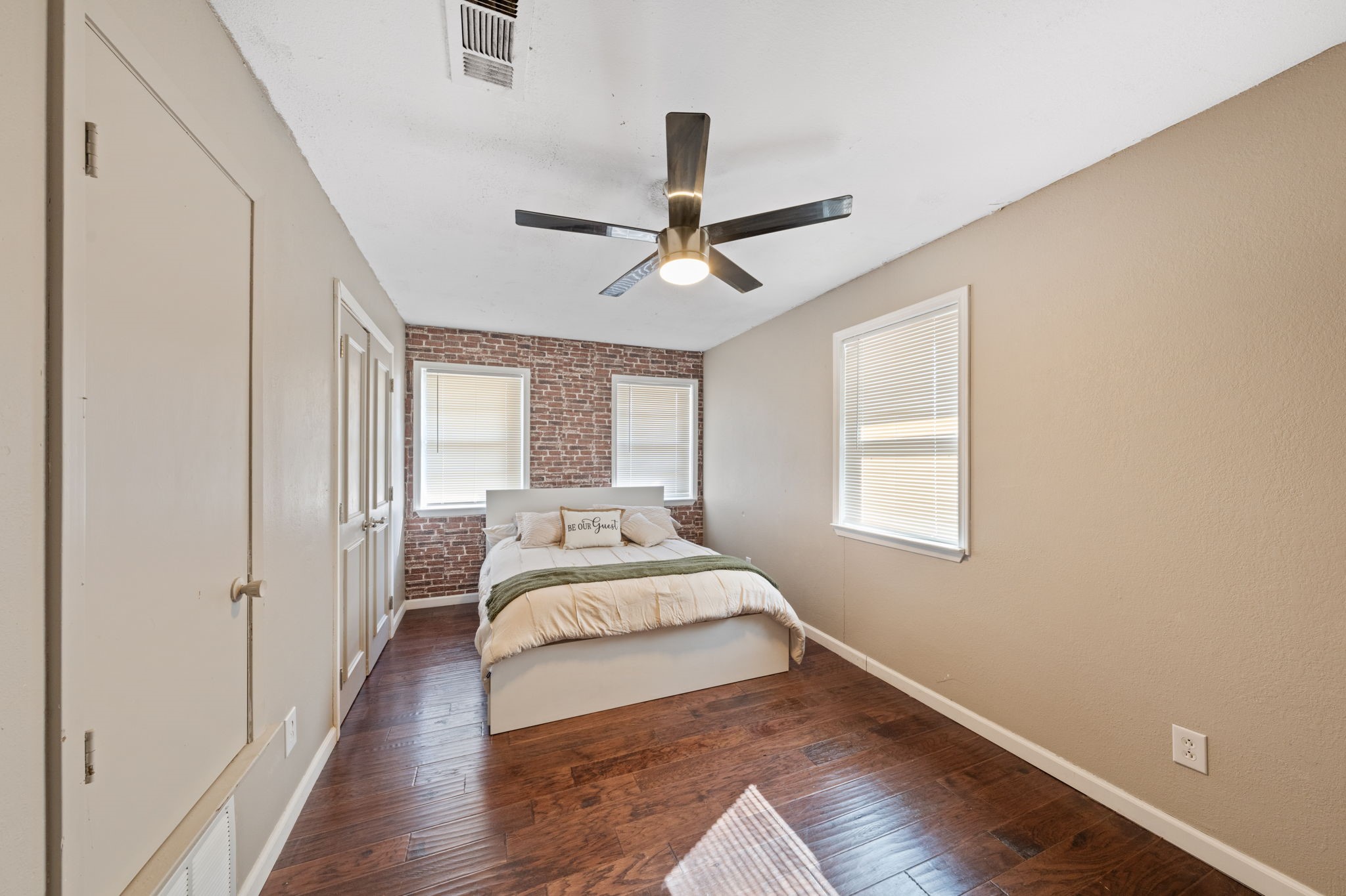 804 Lark Lane Oak Leaf TX 75154