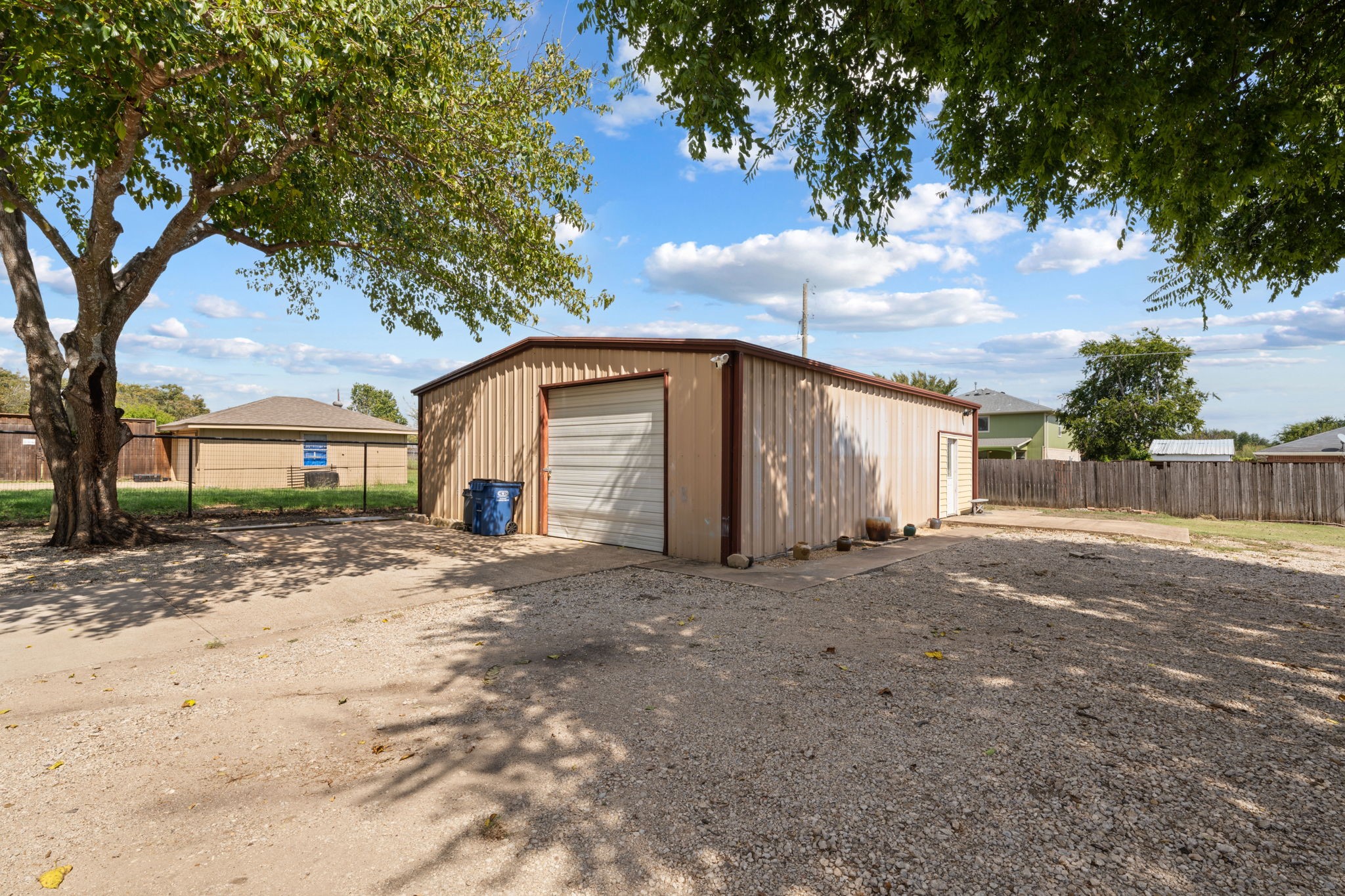 804 Lark Lane Oak Leaf TX 75154