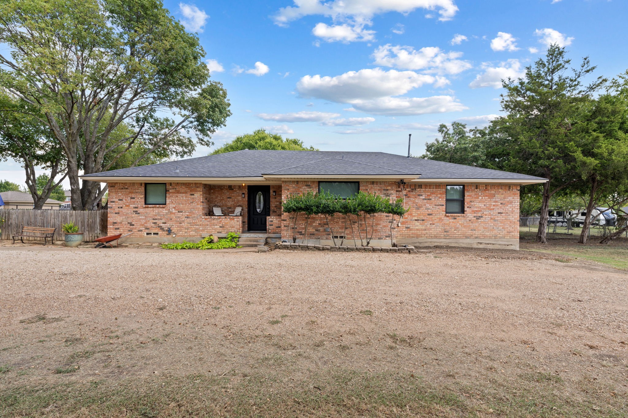 804 Lark Lane Oak Leaf TX 75154