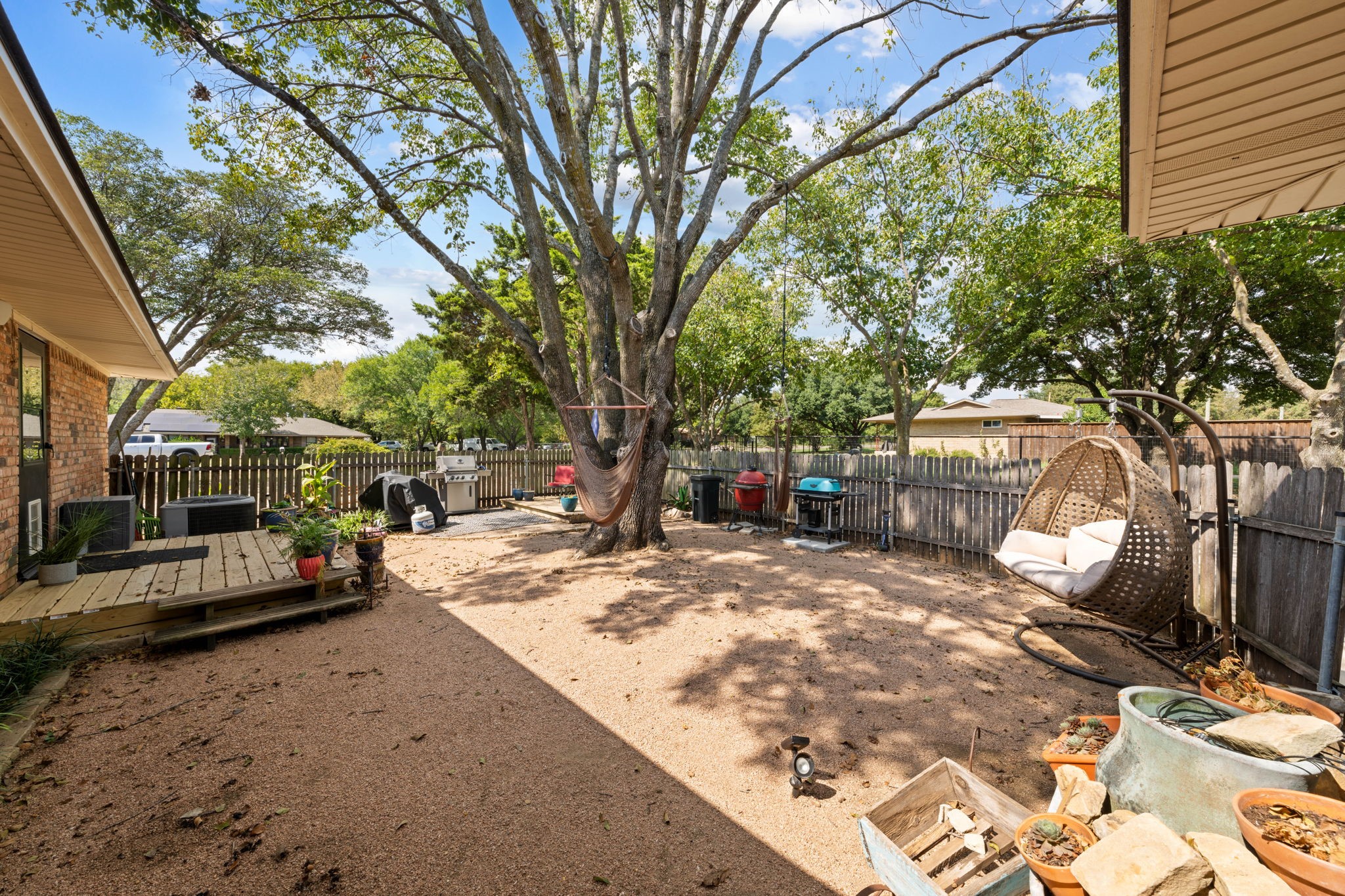 804 Lark Lane Oak Leaf TX 75154