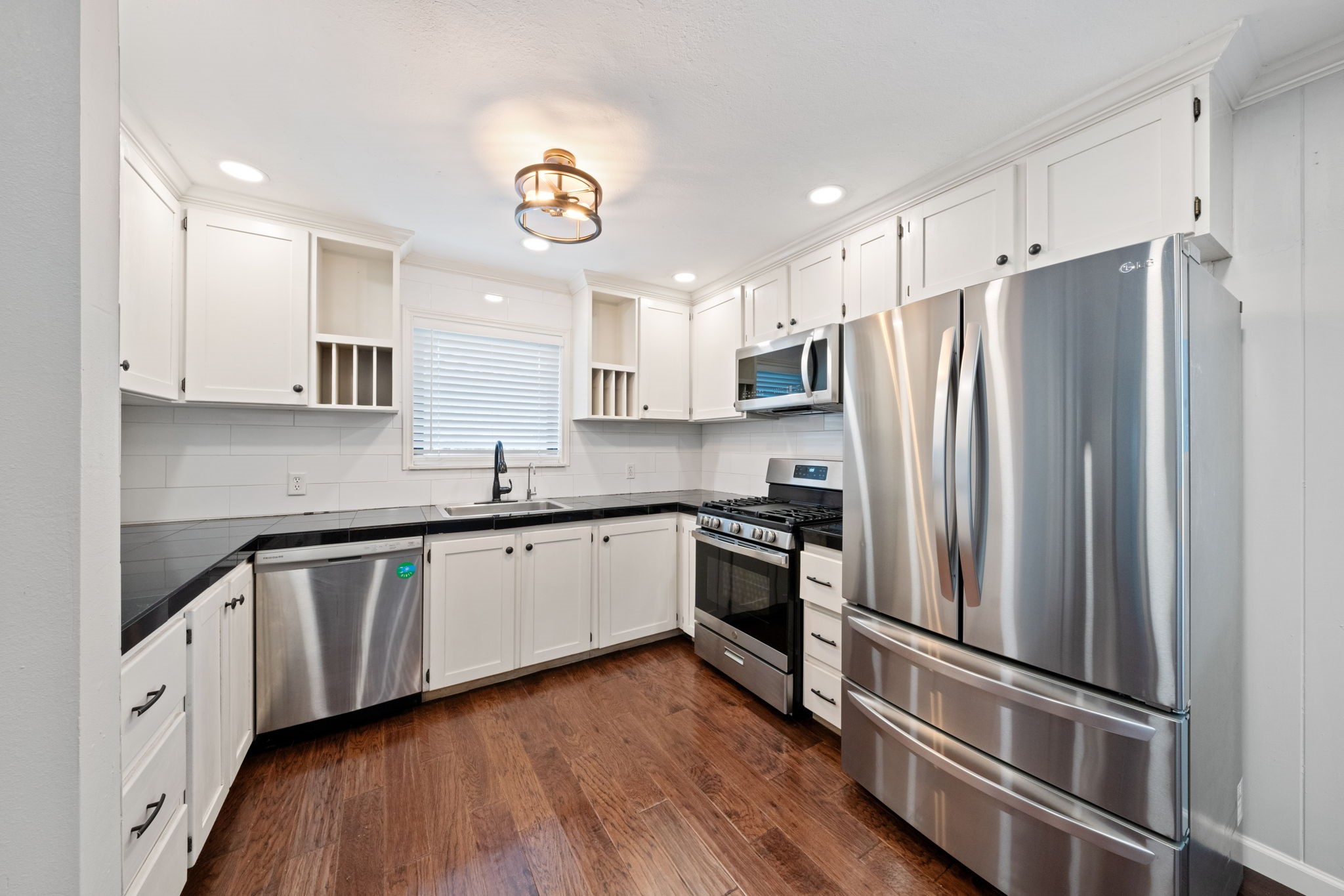 804 Lark Lane Oak Leaf TX 75154