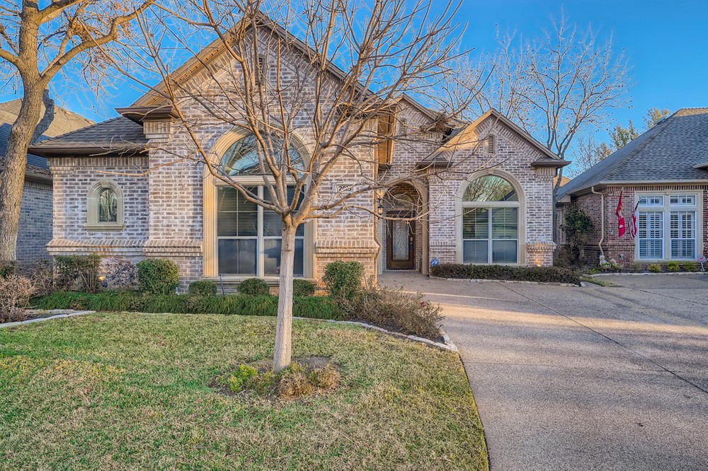 2015 Channing Park Drive Arlington TX 76013